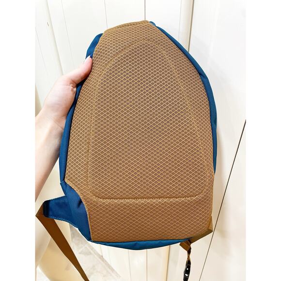 Patagonia Atom 8L Sling Bag Big Sur Blue Brown Bag - Picture 5 of 9